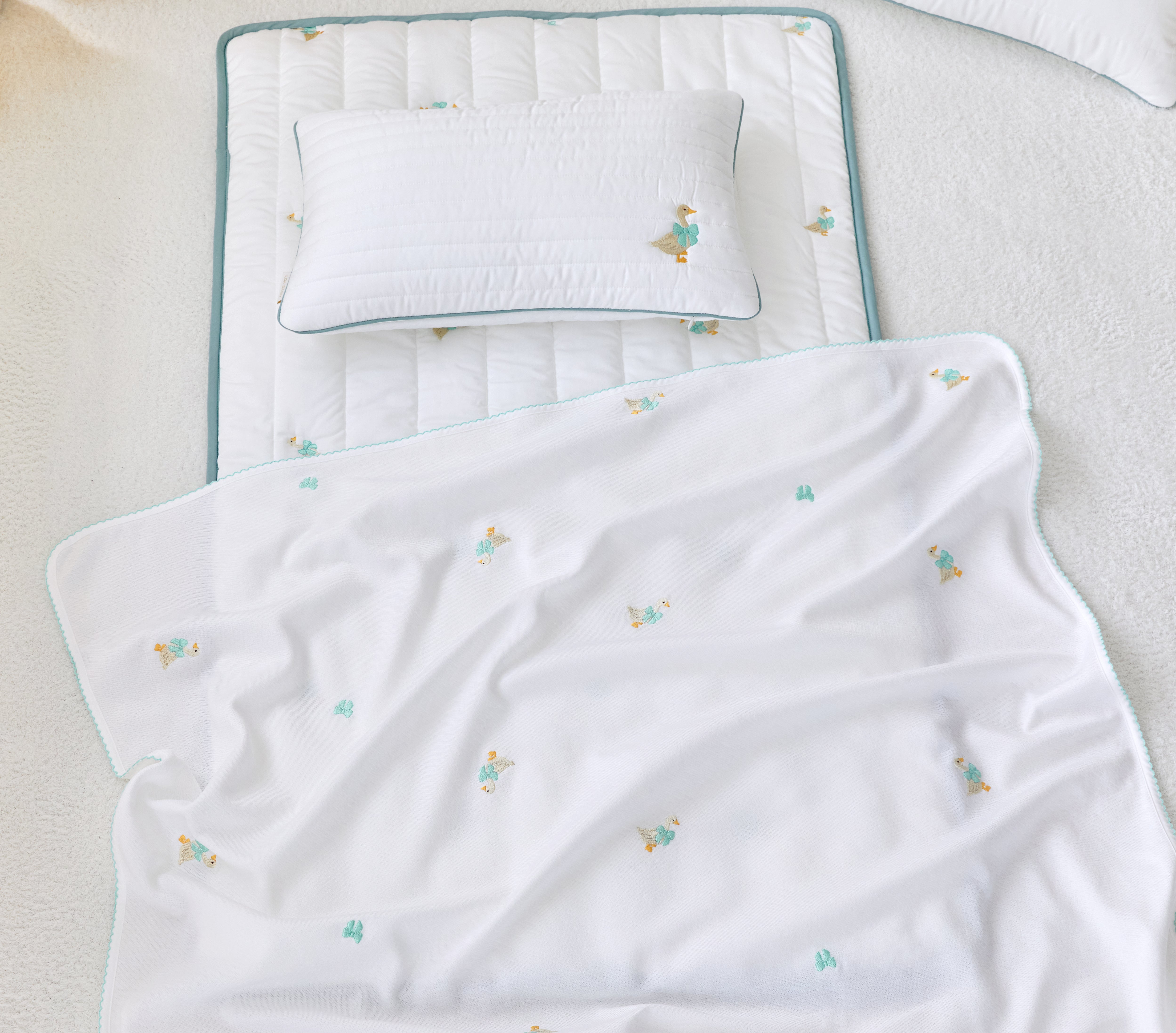 2-Layer Modal Cooling Lightweight Blanket